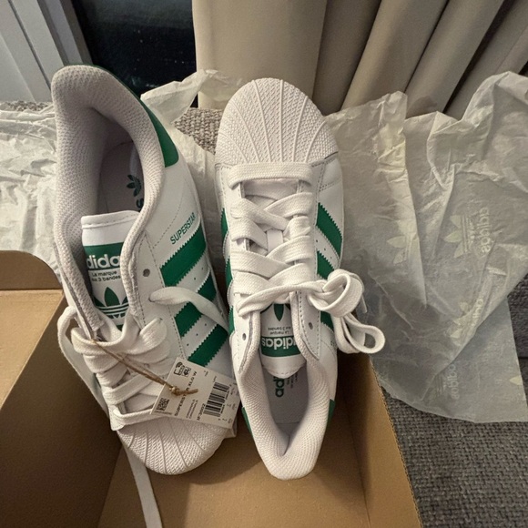 BNWT Adidas Superstar XLG women Shoes – Size 8.5 US – White & Green - Picture 12 of 16
